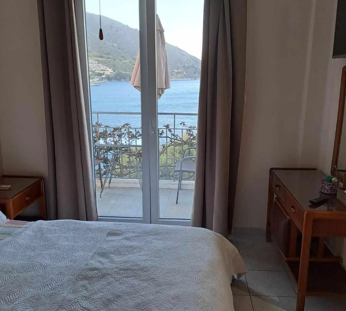 Ballas Apartments Agia Efimia