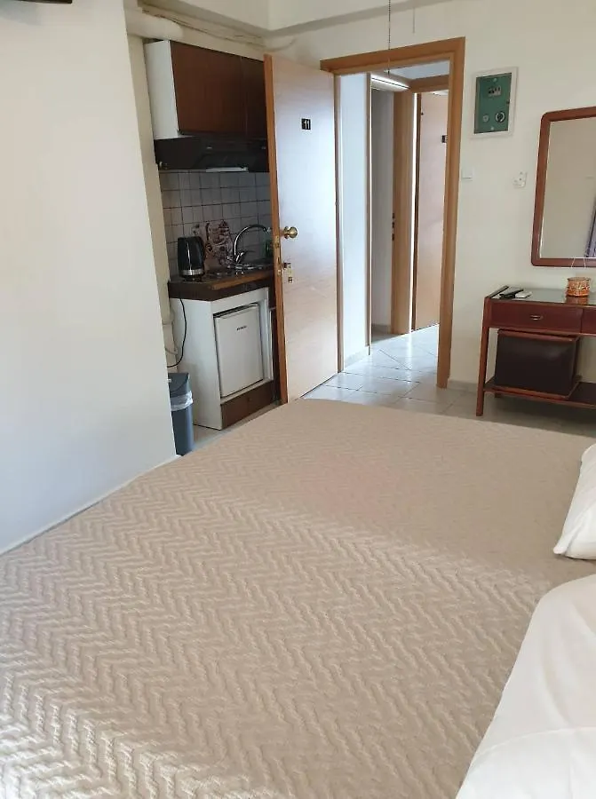 Ballas Apartments Agia Efimia