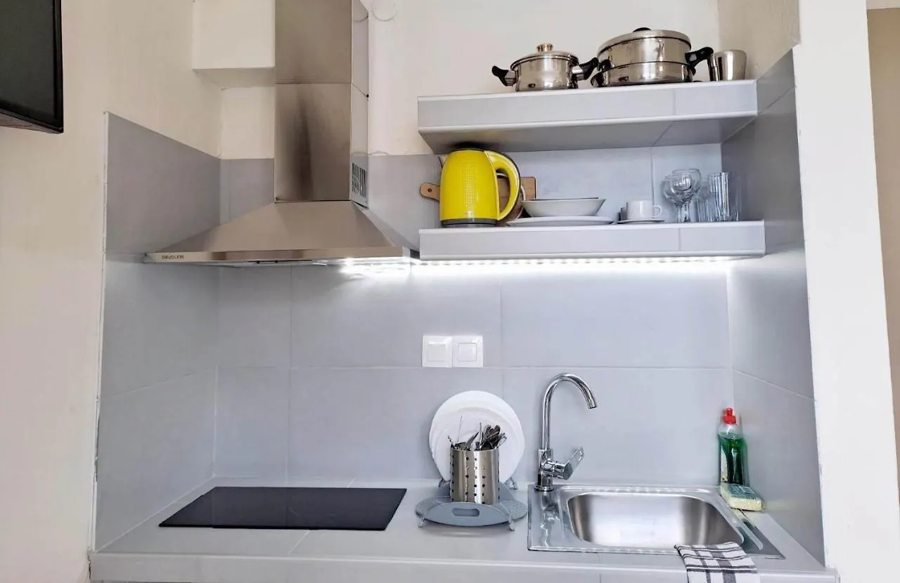 Ballas Apartments Agia Efimia