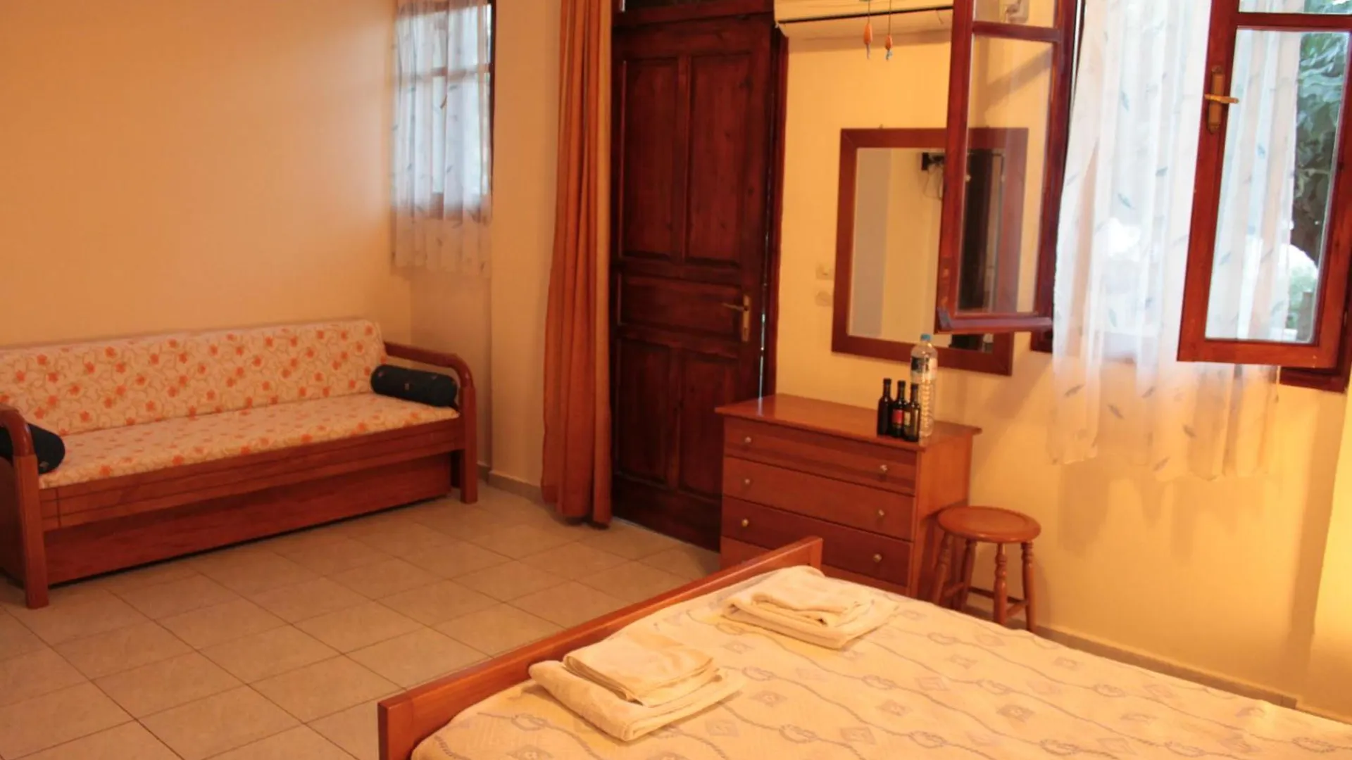 Ballas Apartments Agia Efimia 0*,  Greece