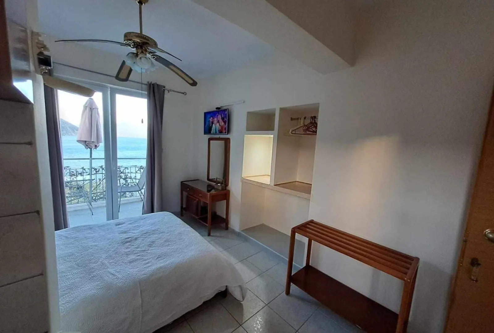 Ballas Apartments Agia Efimia Greece