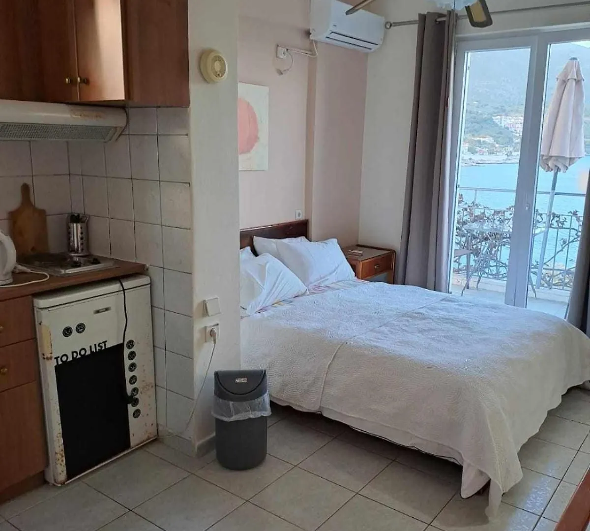 Ballas Apartments Agia Efimia