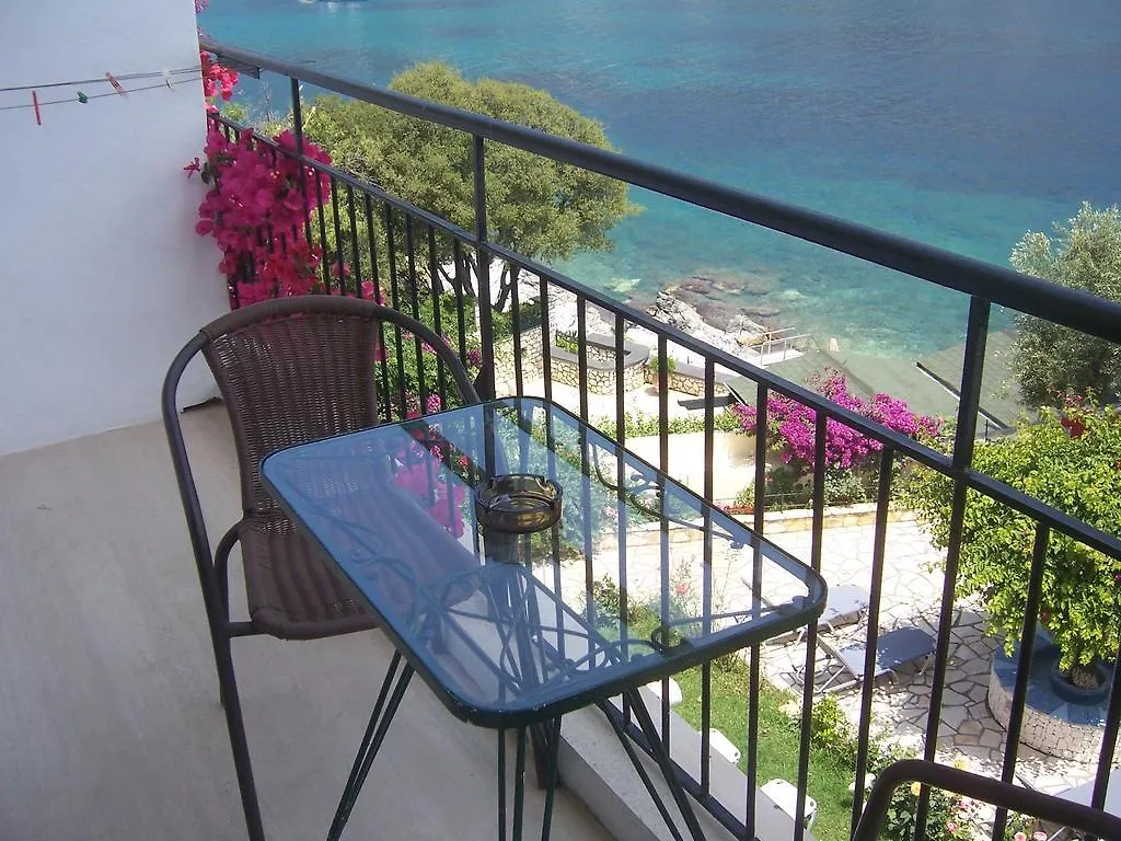 Ballas Apartments Agia Efimia
