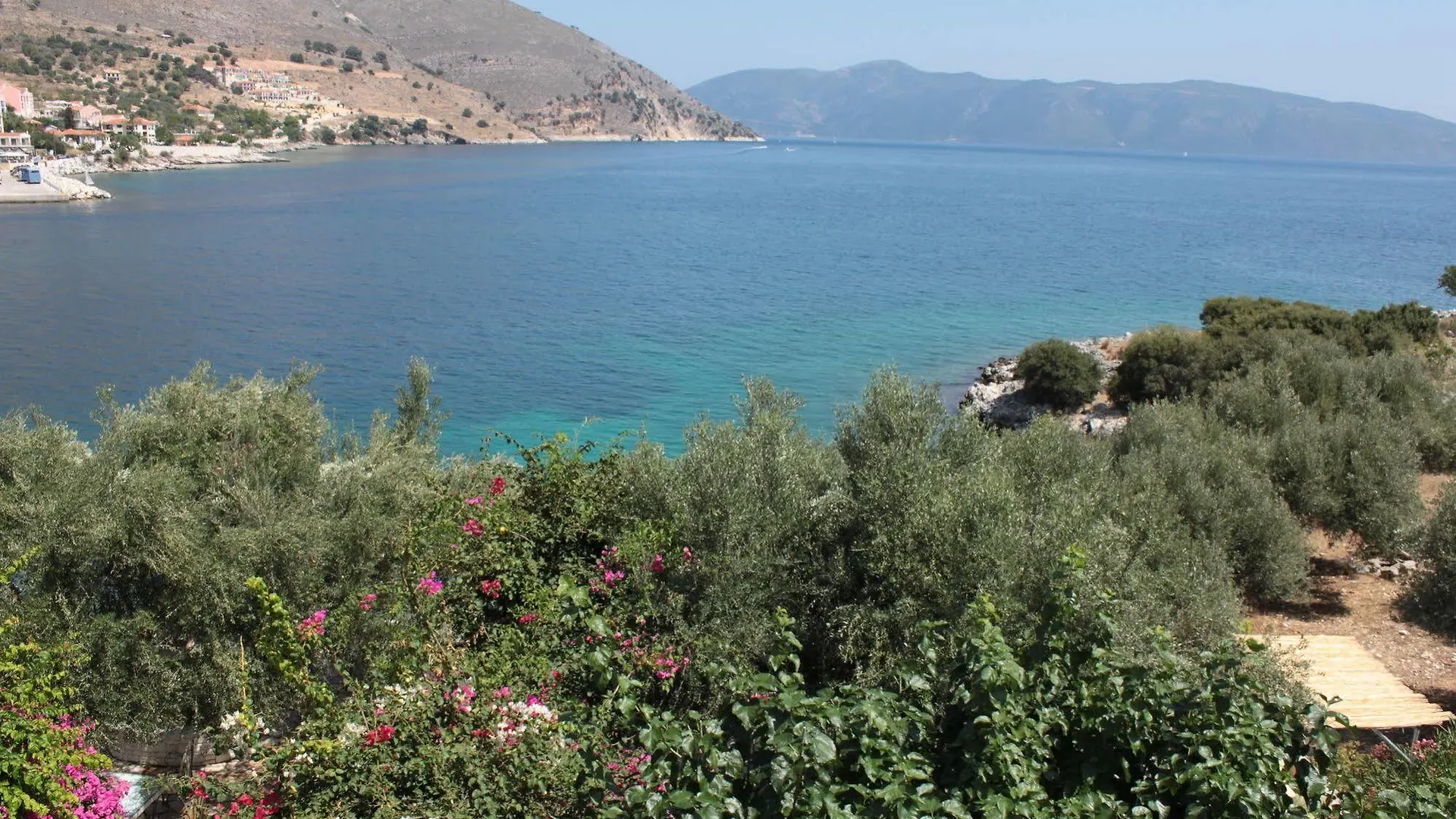 Ballas Apartments Agia Efimia 0*,
